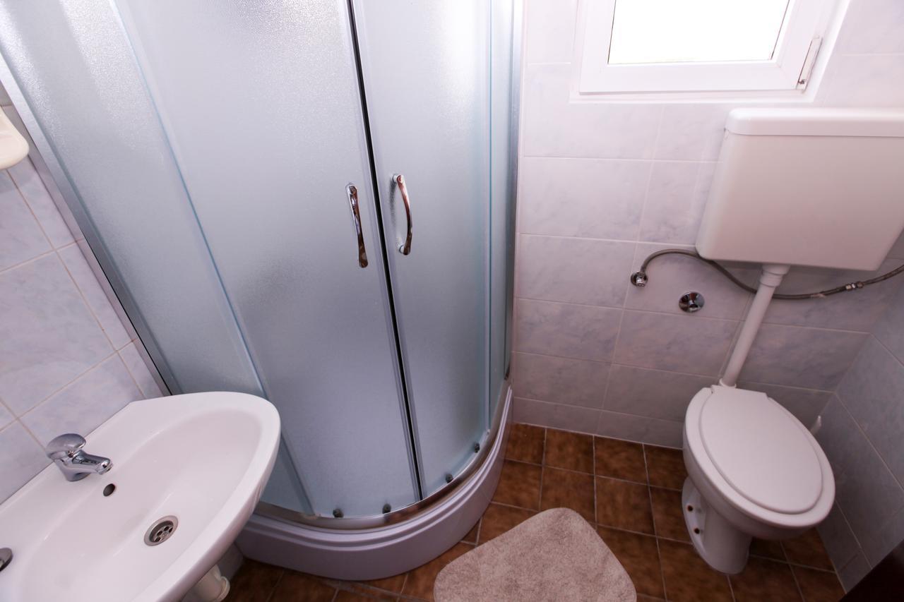 Robinson Dora Apartman Putniković Kültér fotó